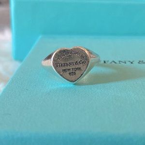 Tiffany & Co. Heart Signet Band Ring